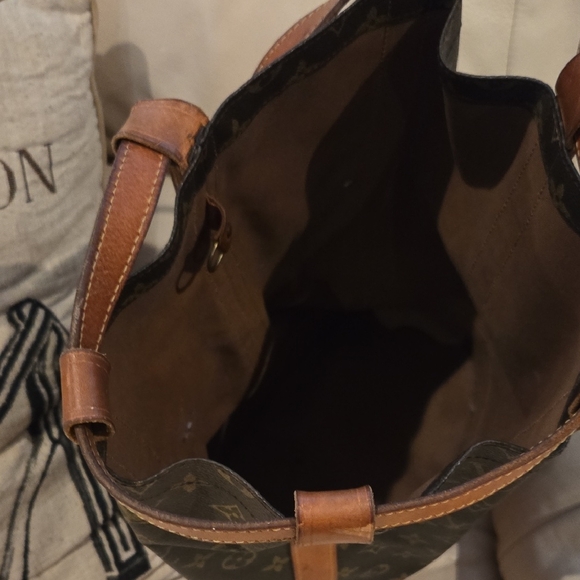 Louis Vuitton Monogram Black and Brown Bucket Bag. - Picture 3 of 4